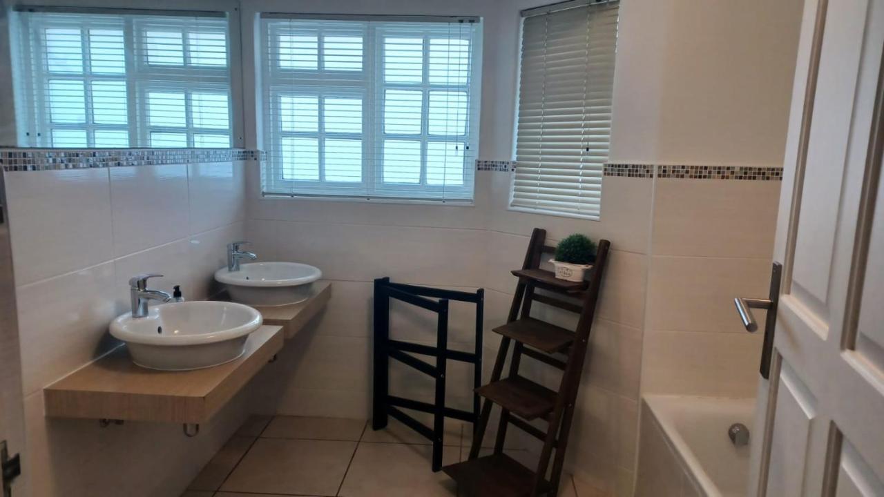 Outeniqua Inn Джордж Екстериор снимка