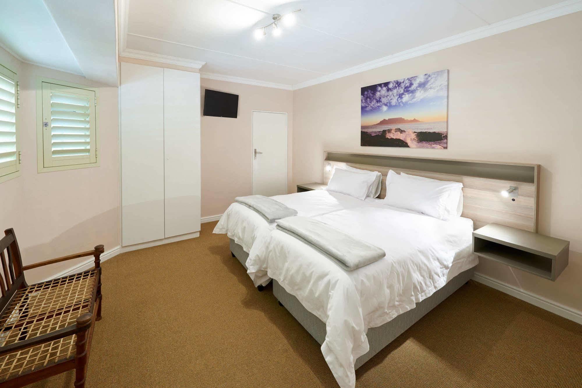 Outeniqua Inn Джордж Екстериор снимка
